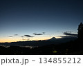 夜明けの富士山 134855212
