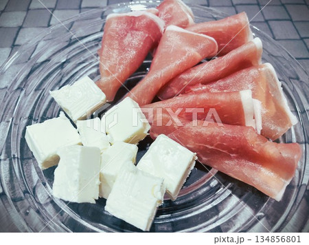 くるりと巻いた生ハムとクリームチーズの盛り合わせ7 134856801