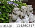 紫陽花とかわいいお地蔵さん 134860217
