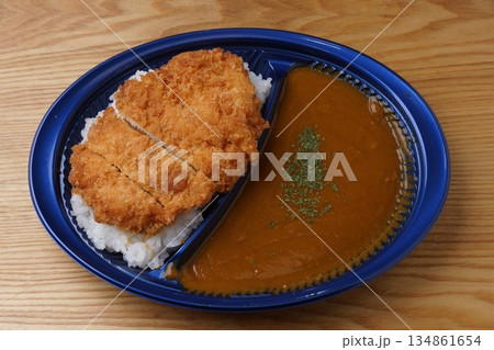 カツカレー弁当 カツカレー弁当 134861654