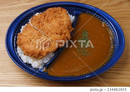 カツカレー弁当 カツカレー弁当 134861655