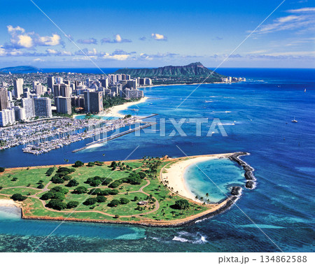 オアフ島ワイキキ上空のの美しい景観 オアフ島ワイキキ上空のの美しい景観 134862588