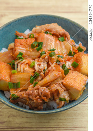 厚揚げの豚キムチ丼 134864770