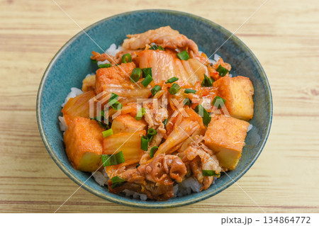 厚揚げの豚キムチ丼 厚揚げの豚キムチ丼 134864772