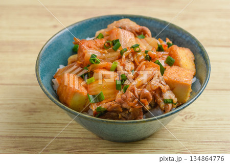 厚揚げの豚キムチ丼 厚揚げの豚キムチ丼 134864776