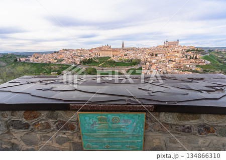 Sunset view of Toledo old town from Mirador del Valle viewpoint. 134866310
