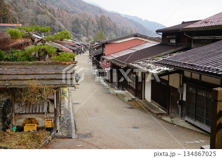 長野県塩尻市奈良井の中山道奈良井宿の風景 長野県塩尻市奈良井の中山道奈良井宿の風景 134867025
