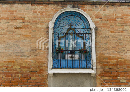 ベネチアのおしゃれな窓柵 134868002