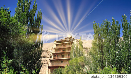 敦煌の莫高窟に差し込む太陽光線合成 134869303