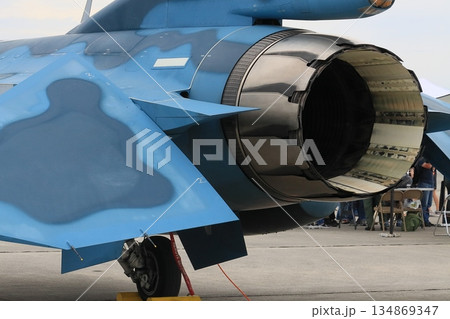 F2戦闘機のエンジンノズル 134869347