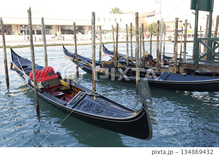カラフルなゴンドラ 134869432
