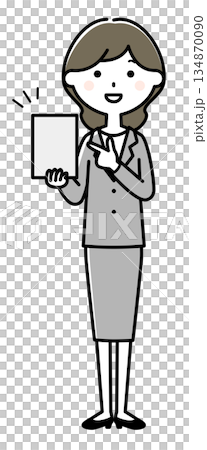 タブレットを指さすスーツの女性 134870090
