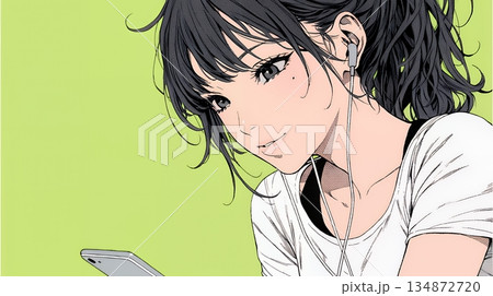 楽しそうにスマホ画面を眺めている若い女性