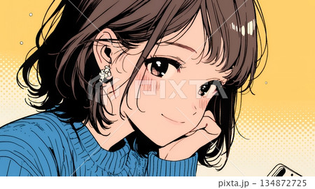 楽しそうにスマホ画面を眺めている若い女性