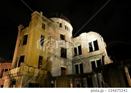 【世界遺産】広島・夜の原爆ドーム（2025年12月撮影） 134875241