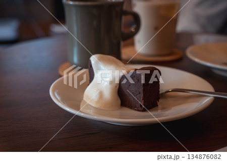 カフェのガトーショコラ カフェのガトーショコラ 134876082
