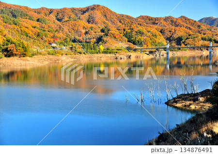 八ッ場大橋/八ツ場あがつま湖方面を望む(群馬県長野原町)【2025.11】 八ッ場大橋/八ツ場あがつま湖方面を望む(群馬県長野原町)【2025.11】 134876491
