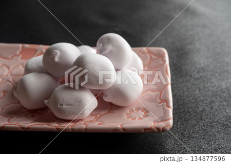 マシュマロの盛り付け マシュマロの盛り付け 134877596