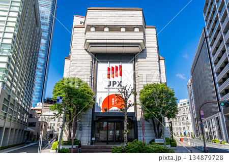 日本橋兜町 東京証券取引所(東証の株式市場)東証アローズ 証券取引発祥の地 日本橋兜町 東京証券取引所(東証の株式市場)東証アローズ 証券取引発祥の地 134879728