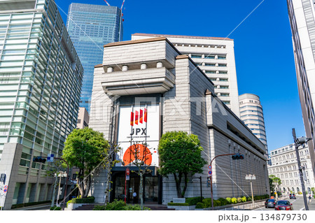 日本橋兜町 東京証券取引所(東証の株式市場)東証アローズ 証券取引発祥の地 日本橋兜町 東京証券取引所(東証の株式市場)東証アローズ 証券取引発祥の地 134879730
