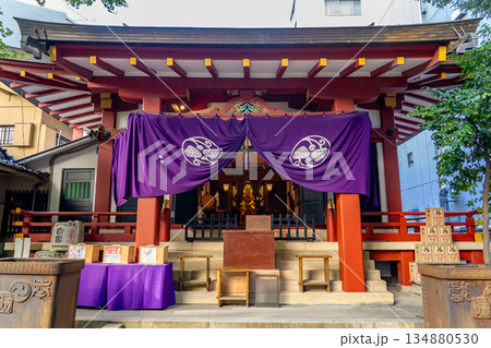 日本橋日枝神社（永田町日枝神社の境外摂社）日本橋摂社　拝殿　家康江戸入府時の創建 134880530