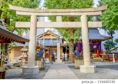 日本橋日枝神社（永田町日枝神社の境外摂社）日本橋摂社　鳥居　家康江戸入府時の創建 134880536