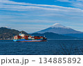 静岡 清水 三保真崎海岸で年の瀬に見た雪化粧している富士山と貨物船 静岡 清水 三保真崎海岸で年の瀬に見た雪化粧している富士山と貨物船 134885892