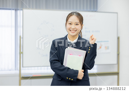 女子高生 134888212