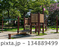 夏の公園とアスレチック遊具 134889499