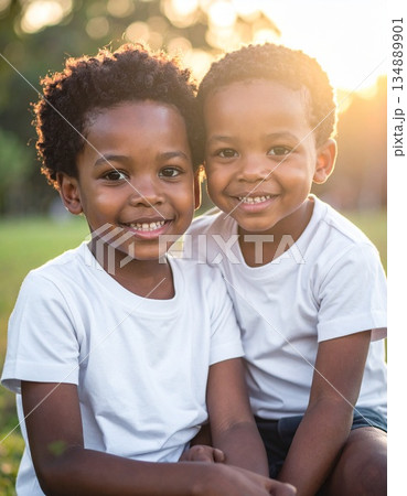 子どもや運動初心者を想定した、明るくやさしい雰囲気のスポーツ教育イメージ。 激しさや競争感を抑え、安 134889901