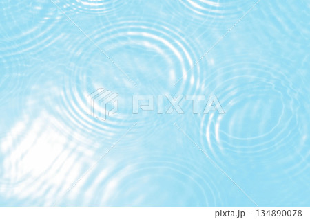 水面模様がつくる、ひんやりとした夏色のイメージ 134890078