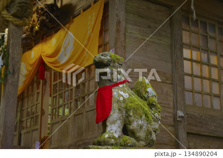 鳥取県にある金運で有名な金持神社 鳥取県にある金運で有名な金持神社 134890204
