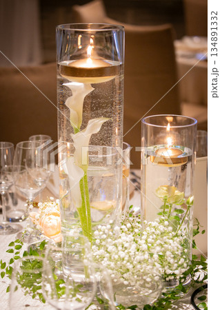 キャンドルの明かりが素敵な装飾　ホテルレストラン 134891332