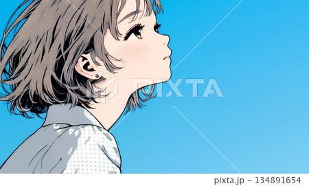 ぼんやり空を見上げている若い女性