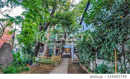 東京都新宿区内藤町　多武峯内藤神社　元は江戸幕府初期の重臣 内藤清成の邸内社であった 134891740