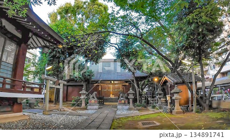 東京都新宿区内藤町　多武峯内藤神社　元は江戸幕府初期の重臣 内藤清成の邸内社であった 134891741