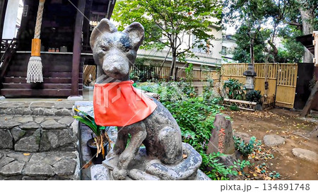 東京都新宿区内藤町　多武峯内藤神社　元は江戸幕府初期の重臣 内藤清成の邸内社であった 134891748