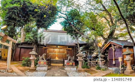 東京都新宿区内藤町　多武峯内藤神社　元は江戸幕府初期の重臣 内藤清成の邸内社であった 134891749