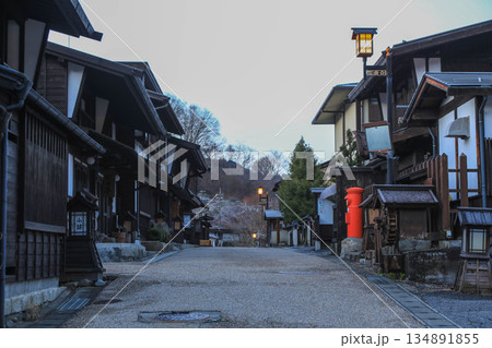 中山道福島宿の町並み 134891855