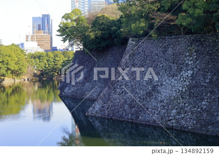 皇居外苑の石垣 皇居外苑の石垣 134892159