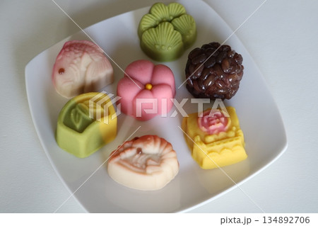 きれいな和菓子　生菓子 134892706