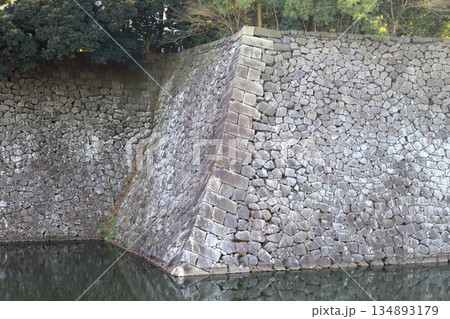皇居外苑の石垣 134893179