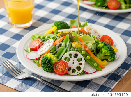 グリーンサラダ 134893190