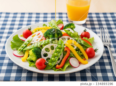 グリーンサラダ グリーンサラダ 134893196