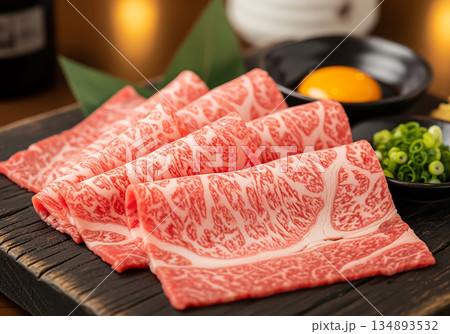 霜降り牛肉 134893532