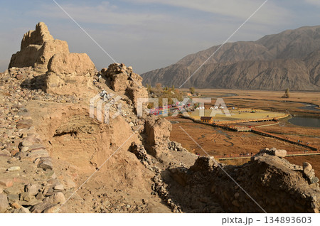 The Tashkurgan Stone City was a small fortified city with multiple layers of walls. Today, some of the walls have collapsed, leaving behind a unique sight of piles of stones and ruins.  134893603