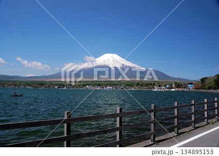 【山の風景】富士山（山中湖） 134895153