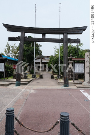 Traditional Japanese Torii Gate Rural Pathway Traditional Japanese Torii Gate Rural Pathway 134895496