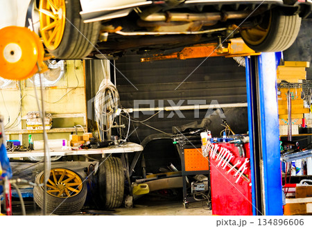 Car repair and maintenance services tailored to the automotive industry Car repair and maintenance services tailored to the automotive industry 134896606