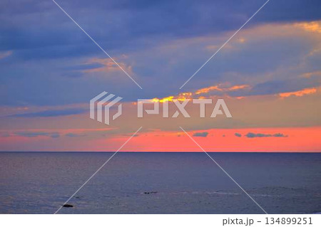 夕日 夕日 134899251